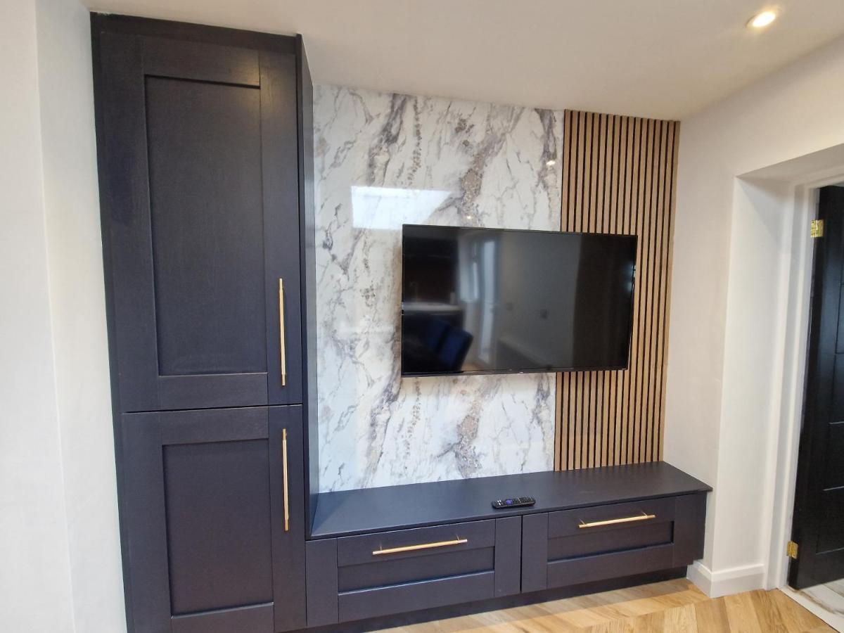 3 Bedroom Stylish Home Merthyr ميرثير تيدفيل المظهر الخارجي الصورة