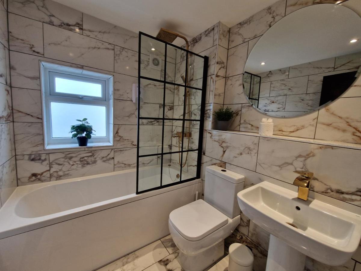 3 Bedroom Stylish Home Merthyr ميرثير تيدفيل المظهر الخارجي الصورة
