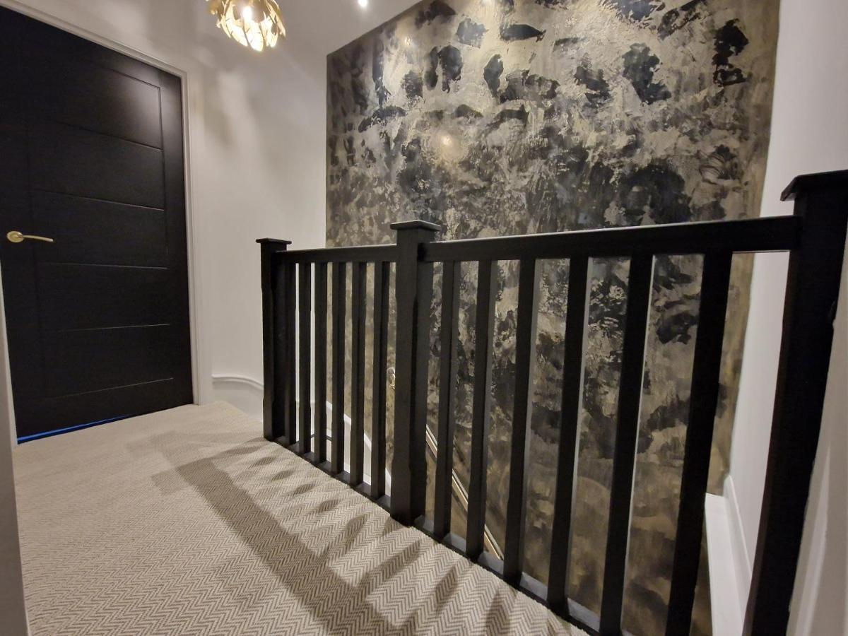 3 Bedroom Stylish Home Merthyr ميرثير تيدفيل المظهر الخارجي الصورة